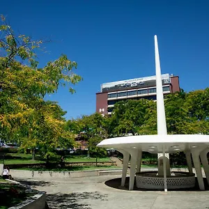 Fountainside Hotel